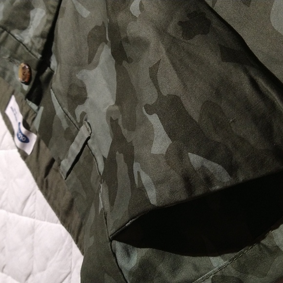 Old Navy shorts - Picture 3 of 5